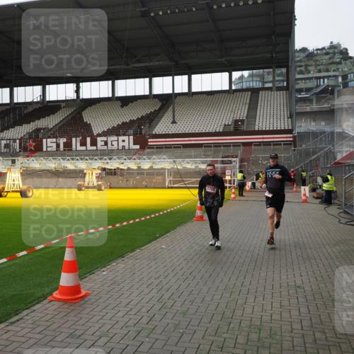 07.12.2025 - St. Pauli X-Mass-Run No. 15 Fabian Wolf http://msf.ph/oto/9399520 07.12.2025 11:01:08 Ziel 68, 89, 557, 1065, 1068, 1705 meine-sportfotos.de