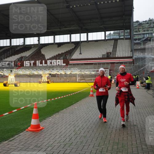 07.12.2025 - St. Pauli X-Mass-Run No. 15 Fabian Wolf http://msf.ph/oto/9399538 07.12.2025 11:01:20 Ziel 89, 132, 139, 557, 770, 771, 1300, 1705, 2252 meine-sportfotos.de