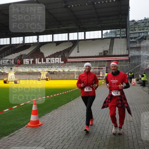 07.12.2025 - St. Pauli X-Mass-Run No. 15 Fabian Wolf http://msf.ph/oto/9399541 07.12.2025 11:01:21 Ziel 89, 132, 139, 557, 766, 770, 771, 1300, 2251, 2252 meine-sportfotos.de