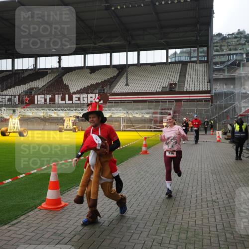 07.12.2025 - St. Pauli X-Mass-Run No. 15 Fabian Wolf http://msf.ph/oto/9399573 07.12.2025 11:01:33 Ziel 336, 766, 770, 771, 1045, 1048, 1300, 1367, 1615, 2251, 2252 meine-sportfotos.de