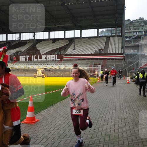 07.12.2025 - St. Pauli X-Mass-Run No. 15 Fabian Wolf http://msf.ph/oto/9399577 07.12.2025 11:01:34 Ziel 336, 766, 770, 771, 1045, 1048, 1300, 1367, 1615, 2251, 2252 meine-sportfotos.de