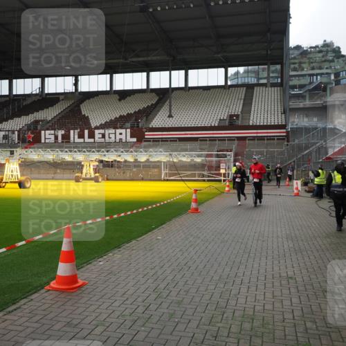 07.12.2025 - St. Pauli X-Mass-Run No. 15 Fabian Wolf http://msf.ph/oto/9399581 07.12.2025 11:01:35 Ziel 336, 766, 770, 771, 1045, 1048, 1300, 1367, 1615, 2251, 2252 meine-sportfotos.de
