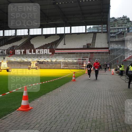07.12.2025 - St. Pauli X-Mass-Run No. 15 Fabian Wolf http://msf.ph/oto/9399583 07.12.2025 11:01:35 Ziel 336, 766, 770, 771, 1045, 1048, 1300, 1367, 1615, 2251, 2252 meine-sportfotos.de