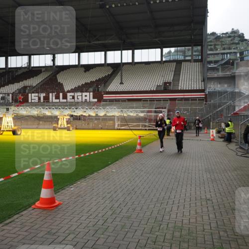 07.12.2025 - St. Pauli X-Mass-Run No. 15 Fabian Wolf http://msf.ph/oto/9399584 07.12.2025 11:01:36 Ziel 336, 376, 766, 770, 771, 1045, 1048, 1300, 1367, 1615, 2251, 2252 meine-sportfotos.de