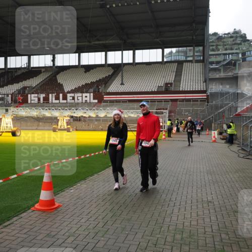 07.12.2025 - St. Pauli X-Mass-Run No. 15 Fabian Wolf http://msf.ph/oto/9399600 07.12.2025 11:01:39 Ziel 336, 376, 766, 770, 771, 1045, 1048, 1067, 1300, 1367, 1615, 2251, 2252 meine-sportfotos.de
