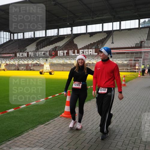 07.12.2025 - St. Pauli X-Mass-Run No. 15 Fabian Wolf http://msf.ph/oto/9399602 07.12.2025 11:01:41 Ziel 336, 376, 766, 1045, 1048, 1067, 1367, 1615, 2251 meine-sportfotos.de