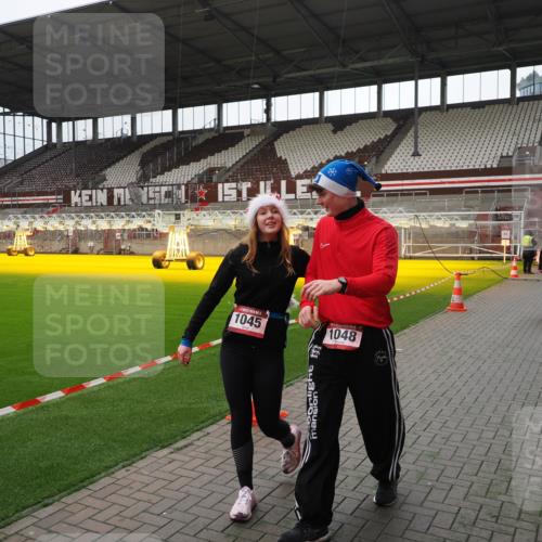 07.12.2025 - St. Pauli X-Mass-Run No. 15 Fabian Wolf http://msf.ph/oto/9399604 07.12.2025 11:01:41 Ziel 336, 376, 766, 1045, 1048, 1067, 1367, 1615, 2251 meine-sportfotos.de