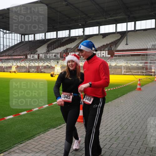 07.12.2025 - St. Pauli X-Mass-Run No. 15 Fabian Wolf http://msf.ph/oto/9399606 07.12.2025 11:01:42 Ziel 336, 376, 1045, 1048, 1067, 1367, 1615, 1637, 1640 meine-sportfotos.de
