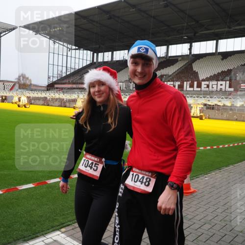 07.12.2025 - St. Pauli X-Mass-Run No. 15 Fabian Wolf http://msf.ph/oto/9399610 07.12.2025 11:01:42 Ziel 336, 376, 1045, 1048, 1067, 1367, 1615, 1637, 1640 meine-sportfotos.de