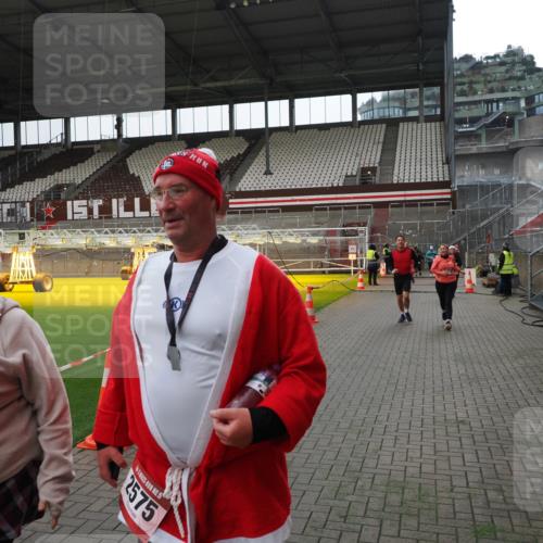 07.12.2025 - St. Pauli X-Mass-Run No. 15 Fabian Wolf http://msf.ph/oto/9399663 07.12.2025 11:02:05 Ziel 95, 193, 837, 838, 842, 847, 851, 1143, 1416, 2576 meine-sportfotos.de
