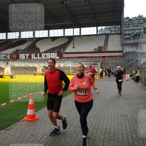 07.12.2025 - St. Pauli X-Mass-Run No. 15 Fabian Wolf http://msf.ph/oto/9399668 07.12.2025 11:02:08 Ziel 95, 193, 314, 317, 837, 838, 842, 847, 851, 1143, 1416, 1611, 2329, 2576 meine-sportfotos.de