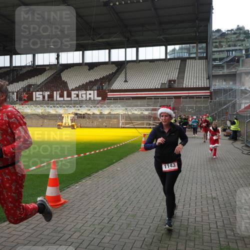 07.12.2025 - St. Pauli X-Mass-Run No. 15 Fabian Wolf http://msf.ph/oto/9399674 07.12.2025 11:02:10 Ziel 95, 193, 314, 317, 837, 838, 842, 847, 851, 1143, 1416, 1611, 2329, 2576 meine-sportfotos.de