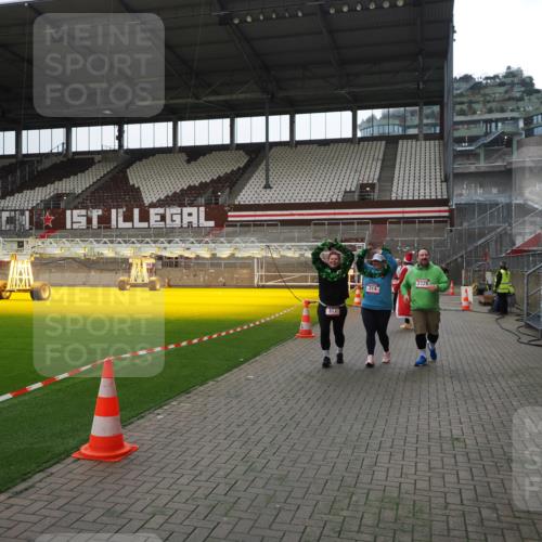 07.12.2025 - St. Pauli X-Mass-Run No. 15 Fabian Wolf http://msf.ph/oto/9399689 07.12.2025 11:02:18 Ziel 95, 193, 314, 317, 847, 1143, 1416, 1611, 2329, 2519, 2520 meine-sportfotos.de