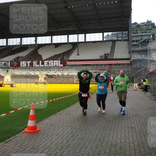 07.12.2025 - St. Pauli X-Mass-Run No. 15 Fabian Wolf http://msf.ph/oto/9399692 07.12.2025 11:02:20 Ziel 95, 193, 314, 317, 847, 1143, 1611, 2329, 2519, 2520 meine-sportfotos.de