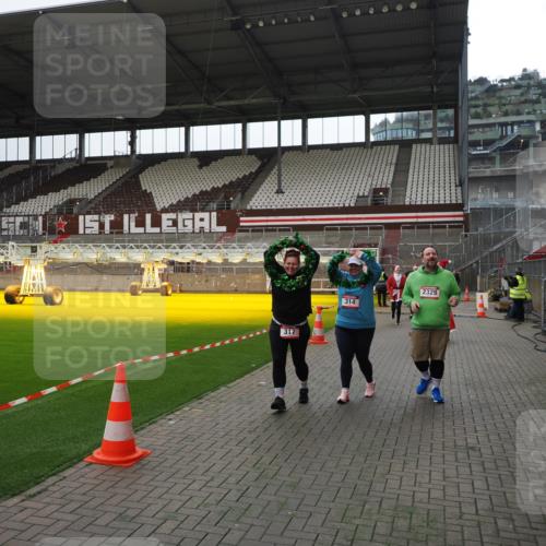 07.12.2025 - St. Pauli X-Mass-Run No. 15 Fabian Wolf http://msf.ph/oto/9399693 07.12.2025 11:02:20 Ziel 95, 193, 314, 317, 847, 1143, 1611, 2329, 2519, 2520 meine-sportfotos.de