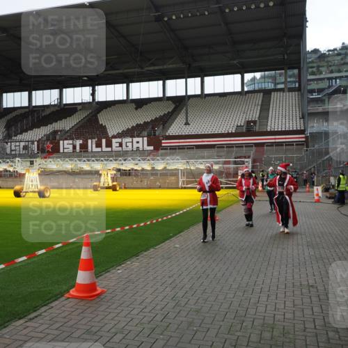 07.12.2025 - St. Pauli X-Mass-Run No. 15 Fabian Wolf http://msf.ph/oto/9399713 07.12.2025 11:02:25 Ziel 193, 314, 317, 542, 547, 1611, 2329, 2519, 2520 meine-sportfotos.de