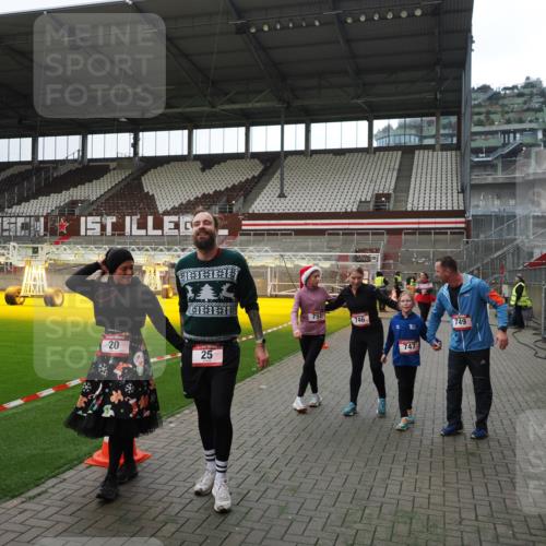 07.12.2025 - St. Pauli X-Mass-Run No. 15 Fabian Wolf http://msf.ph/oto/9399740 07.12.2025 11:02:39 Ziel 20, 25, 542, 547, 746, 747, 749, 751, 1063 meine-sportfotos.de