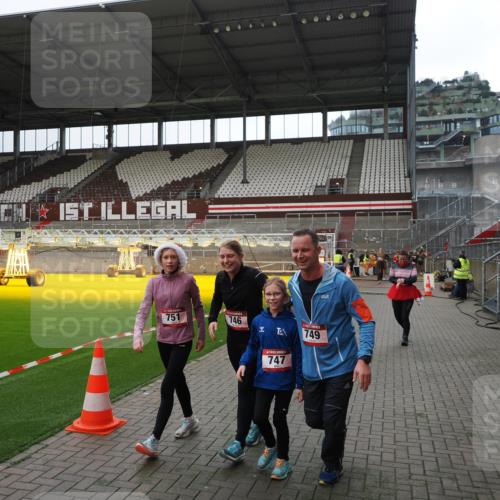 07.12.2025 - St. Pauli X-Mass-Run No. 15 Fabian Wolf http://msf.ph/oto/9399759 07.12.2025 11:02:44 Ziel 20, 25, 746, 747, 749, 751, 1063 meine-sportfotos.de