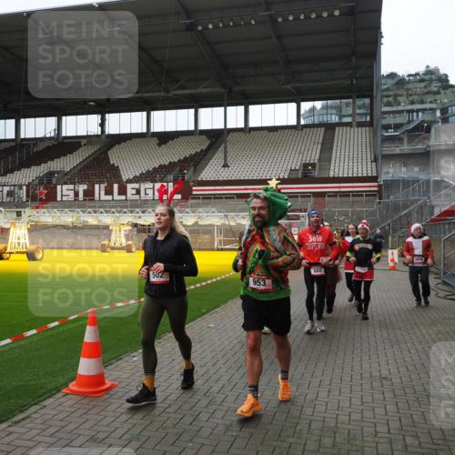 07.12.2025 - St. Pauli X-Mass-Run No. 15 Fabian Wolf http://msf.ph/oto/9399793 07.12.2025 11:02:57 Ziel 151, 160, 502, 574, 599, 602, 612, 875, 880, 953, 997, 1102, 4809 meine-sportfotos.de