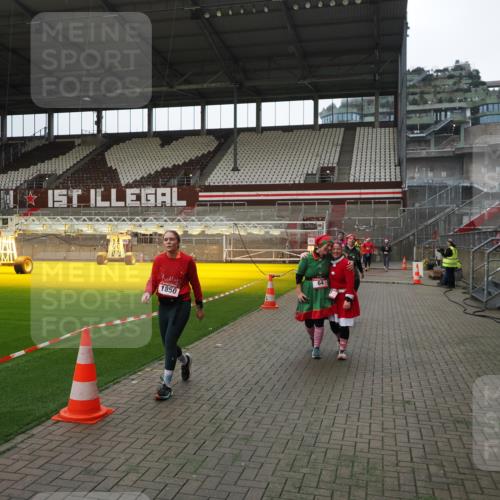 07.12.2025 - St. Pauli X-Mass-Run No. 15 Fabian Wolf http://msf.ph/oto/9399868 07.12.2025 11:03:22 Ziel 61, 64, 186, 748, 853, 1139, 1199, 1385, 1850 meine-sportfotos.de