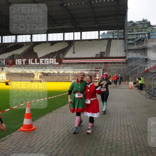 07.12.2025 - St. Pauli X-Mass-Run No. 15 Fabian Wolf http://msf.ph/oto/9399876 07.12.2025 11:03:24 Ziel 61, 64, 102, 109, 186, 748, 853, 1199, 1850 meine-sportfotos.de