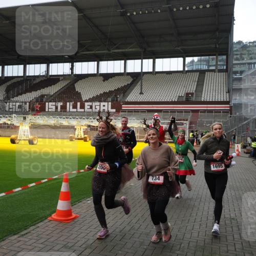 07.12.2025 - St. Pauli X-Mass-Run No. 15 Fabian Wolf http://msf.ph/oto/9399985 07.12.2025 11:04:14 Ziel 126, 215, 216, 285, 305, 432, 734, 764, 1200, 1252, 1254, 1401, 1695, 1852, 1854, 1856 meine-sportfotos.de