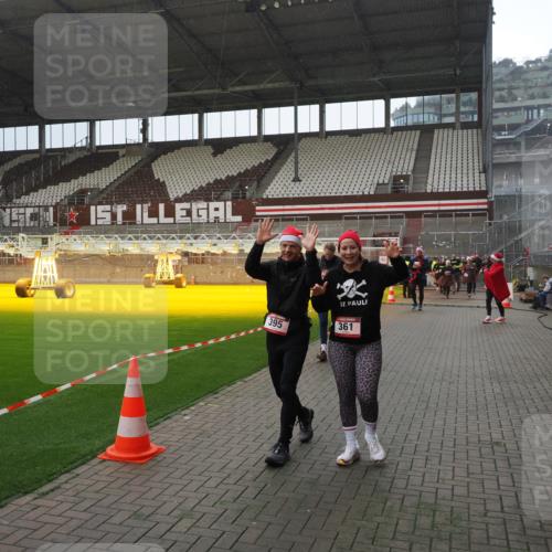 07.12.2025 - St. Pauli X-Mass-Run No. 15 Fabian Wolf http://msf.ph/oto/9400043 07.12.2025 11:04:39 Ziel 33, 361, 395, 1643, 2791, 2919, 3719 meine-sportfotos.de