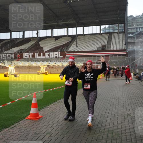 07.12.2025 - St. Pauli X-Mass-Run No. 15 Fabian Wolf http://msf.ph/oto/9400044 07.12.2025 11:04:39 Ziel 33, 361, 395, 1643, 2791, 2919, 3719 meine-sportfotos.de