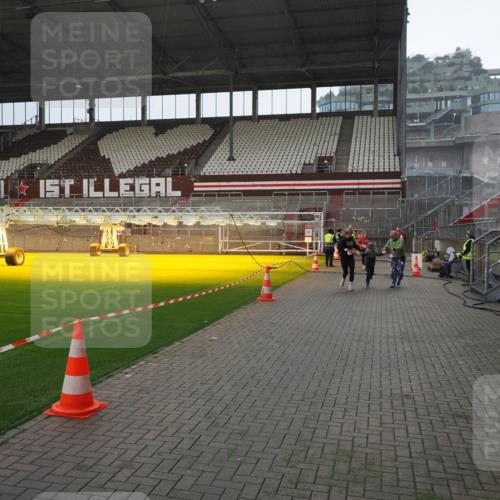 07.12.2025 - St. Pauli X-Mass-Run No. 15 Fabian Wolf http://msf.ph/oto/9400134 07.12.2025 11:05:03 Ziel 117, 128, 200, 201, 889, 1152, 1212, 1411, 4562, 4566, 4568, 4572, 4573, 4575, 4577, 4578 meine-sportfotos.de