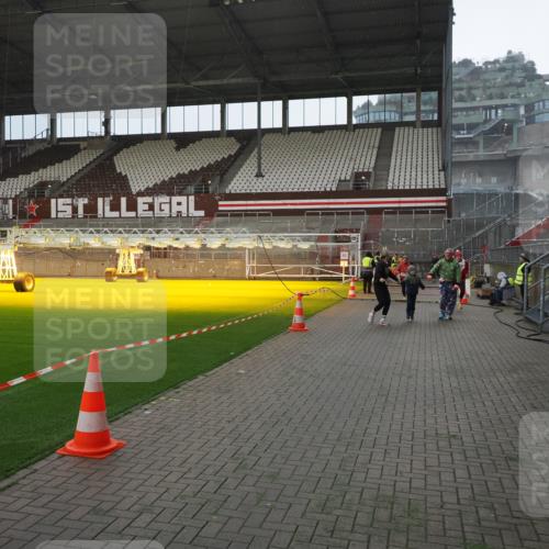 07.12.2025 - St. Pauli X-Mass-Run No. 15 Fabian Wolf http://msf.ph/oto/9400137 07.12.2025 11:05:04 Ziel 117, 128, 200, 201, 889, 1152, 1212, 1411, 4562, 4572, 4573, 4575, 4577 meine-sportfotos.de
