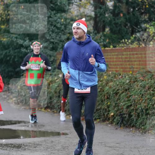 07.12.2025 - St. Pauli X-Mass-Run No. 15 Michael Burmester http://msf.ph/oto/9400170 07.12.2025 10:20:32 Laufen 8354, 32641 meine-sportfotos.de