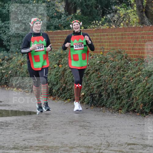 07.12.2025 - St. Pauli X-Mass-Run No. 15 Michael Burmester http://msf.ph/oto/9400174 07.12.2025 10:20:33 Laufen 1749, 264, 3265 meine-sportfotos.de