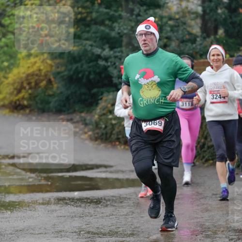 07.12.2025 - St. Pauli X-Mass-Run No. 15 Michael Burmester http://msf.ph/oto/9400209 07.12.2025 10:20:52 Laufen 3069, 3118, 3244 meine-sportfotos.de