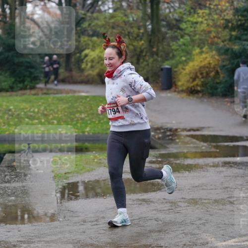 07.12.2025 - St. Pauli X-Mass-Run No. 15 Michael Burmester http://msf.ph/oto/9400221 07.12.2025 10:20:56 Laufen 5, 1794 meine-sportfotos.de