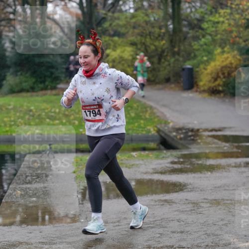 07.12.2025 - St. Pauli X-Mass-Run No. 15 Michael Burmester http://msf.ph/oto/9400223 07.12.2025 10:20:56 Laufen 15, 1794 meine-sportfotos.de