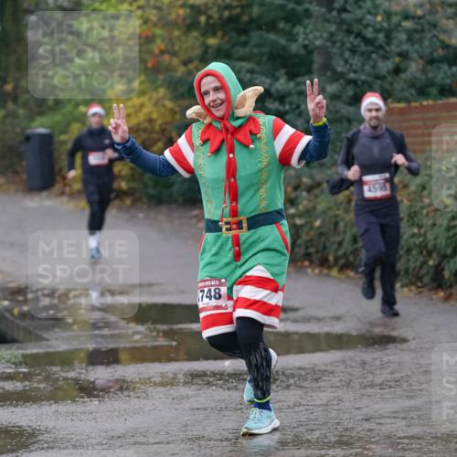 07.12.2025 - St. Pauli X-Mass-Run No. 15 Michael Burmester http://msf.ph/oto/9400233 07.12.2025 10:21:05 Laufen 15, 748, 4595 meine-sportfotos.de