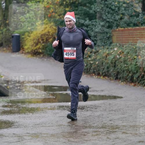 07.12.2025 - St. Pauli X-Mass-Run No. 15 Michael Burmester http://msf.ph/oto/9400239 07.12.2025 10:21:07 Laufen 4595, 4595 meine-sportfotos.de