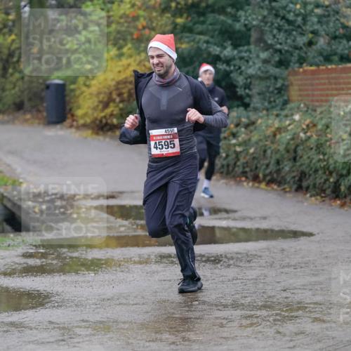 07.12.2025 - St. Pauli X-Mass-Run No. 15 Michael Burmester http://msf.ph/oto/9400240 07.12.2025 10:21:08 Laufen 4595, 15, 4595 meine-sportfotos.de