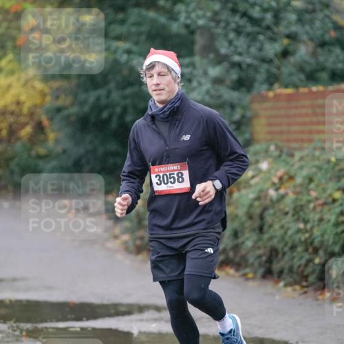 07.12.2025 - St. Pauli X-Mass-Run No. 15 Michael Burmester http://msf.ph/oto/9400245 07.12.2025 10:21:11 Laufen 15, 3058 meine-sportfotos.de
