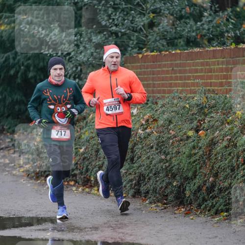 07.12.2025 - St. Pauli X-Mass-Run No. 15 Michael Burmester http://msf.ph/oto/9400249 07.12.2025 10:21:13 Laufen 07, 717, 457, 4597 meine-sportfotos.de