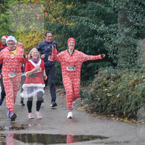 07.12.2025 - St. Pauli X-Mass-Run No. 15 Michael Burmester http://msf.ph/oto/9400286 07.12.2025 10:21:30 Laufen 2827, 40, 167528, 074, 30, 1676 meine-sportfotos.de