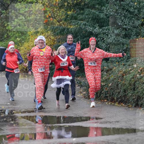 07.12.2025 - St. Pauli X-Mass-Run No. 15 Michael Burmester http://msf.ph/oto/9400288 07.12.2025 10:21:30 Laufen 10, 3061, 2827, 1674, 1675, 1676 meine-sportfotos.de