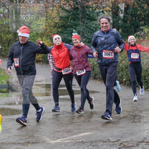 07.12.2025 - St. Pauli X-Mass-Run No. 15 Michael Burmester http://msf.ph/oto/9400309 07.12.2025 10:21:37 Laufen 1676, 107, 16, 2827, 2828, 3061, 4211 meine-sportfotos.de