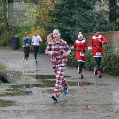 07.12.2025 - St. Pauli X-Mass-Run No. 15 Michael Burmester http://msf.ph/oto/9400321 07.12.2025 10:21:42 Laufen 012, 108, 87 meine-sportfotos.de