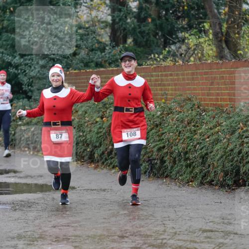 07.12.2025 - St. Pauli X-Mass-Run No. 15 Michael Burmester http://msf.ph/oto/9400327 07.12.2025 10:21:44 Laufen 827, 87, 108 meine-sportfotos.de