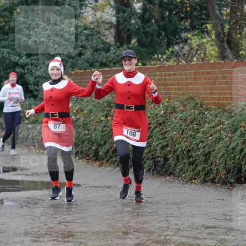 07.12.2025 - St. Pauli X-Mass-Run No. 15 Michael Burmester http://msf.ph/oto/9400328 07.12.2025 10:21:44 Laufen 87, 108 meine-sportfotos.de
