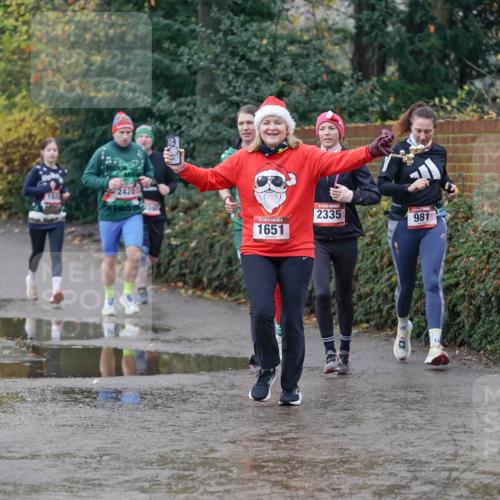 07.12.2025 - St. Pauli X-Mass-Run No. 15 Michael Burmester http://msf.ph/oto/9400361 07.12.2025 10:21:58 Laufen 2420, 15, 1651, 2335, 981 meine-sportfotos.de