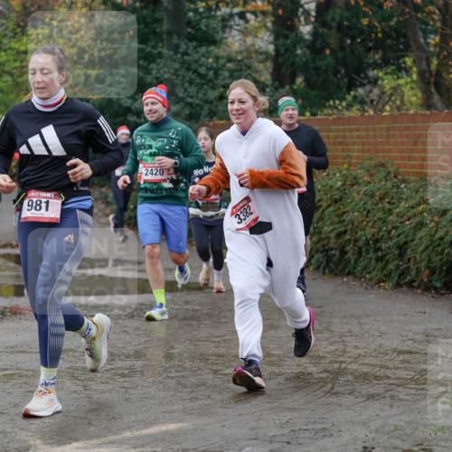 07.12.2025 - St. Pauli X-Mass-Run No. 15 Michael Burmester http://msf.ph/oto/9400373 07.12.2025 10:22:01 Laufen 5, 981, 2420, 3382 meine-sportfotos.de