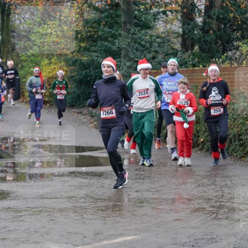 07.12.2025 - St. Pauli X-Mass-Run No. 15 Michael Burmester http://msf.ph/oto/9400382 07.12.2025 10:22:06 Laufen 1256, 1266, 2524, 21, 2525, 259 meine-sportfotos.de