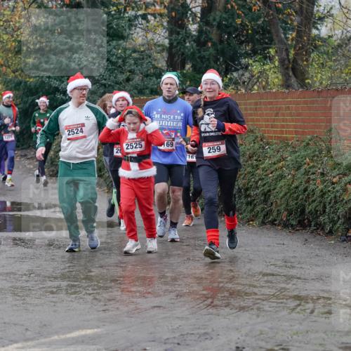 07.12.2025 - St. Pauli X-Mass-Run No. 15 Michael Burmester http://msf.ph/oto/9400384 07.12.2025 10:22:07 Laufen 1255, 2524, 20, 2525, 69, 161, 259 meine-sportfotos.de